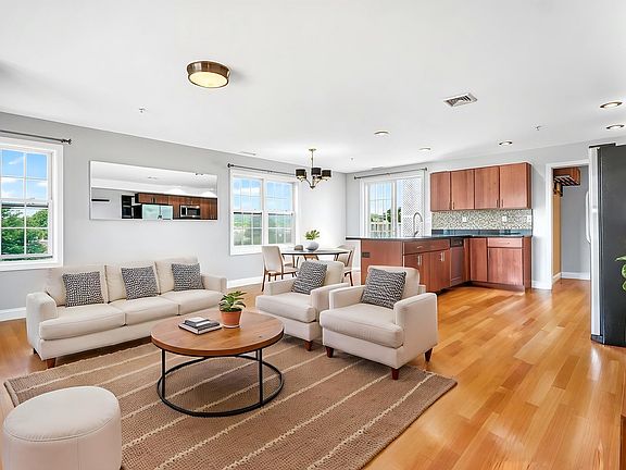 4th image of 29 Spruce St Unit 42