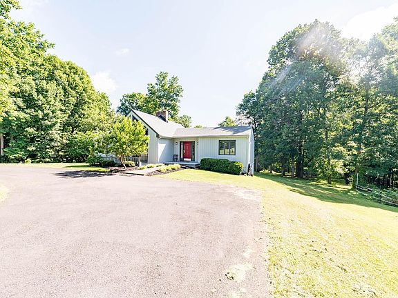 2nd image of 412 Casaloma Dr