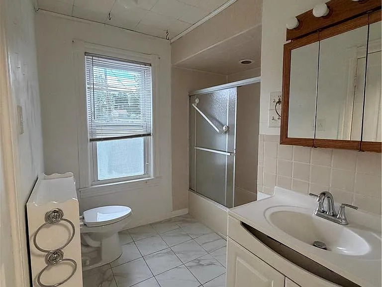 916 N New St — Photo 14