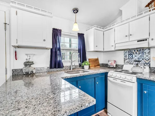 93 Grochmal Ave #96, Indian Orchard, MA 01151