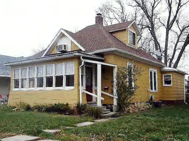 Home for Sale in Taylorville, IL $44,877