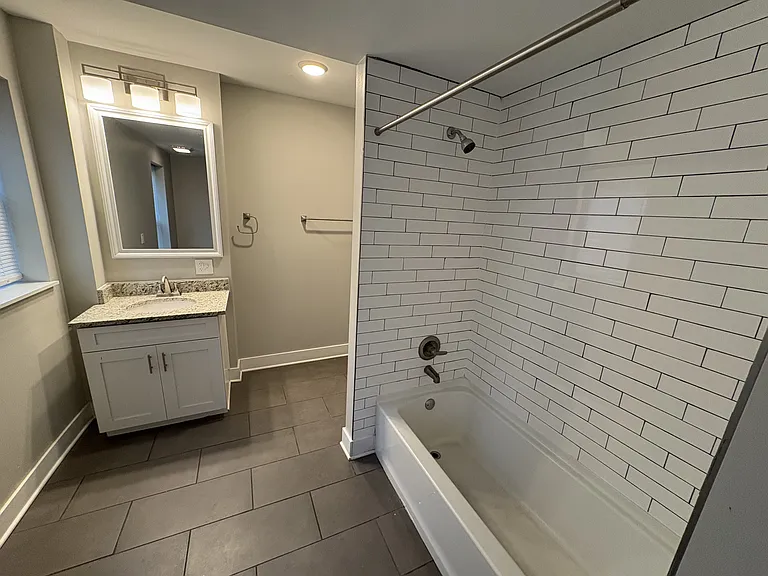1621-31 Oak St #1631 — Photo 6