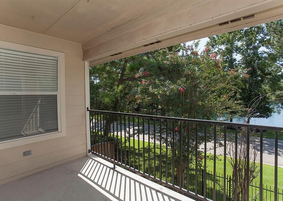1st image of 119 N Magnolia Pond Pl