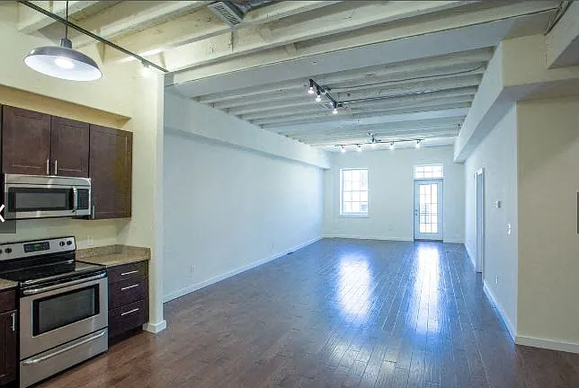 Frankford Lofts — Photo 4