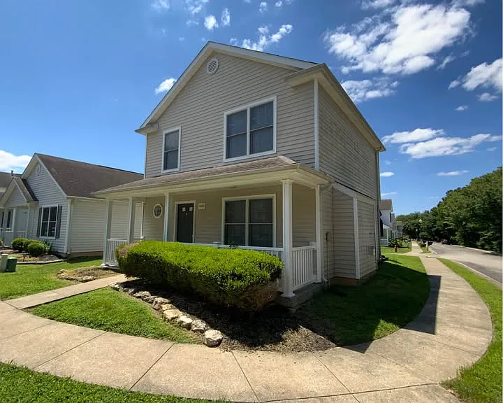 10235 Riverstone Cir — Photo 1