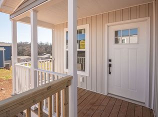 403 N Topaz St, Franklin, NC 28734