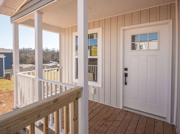 403 N Topaz St, Franklin, NC 28734