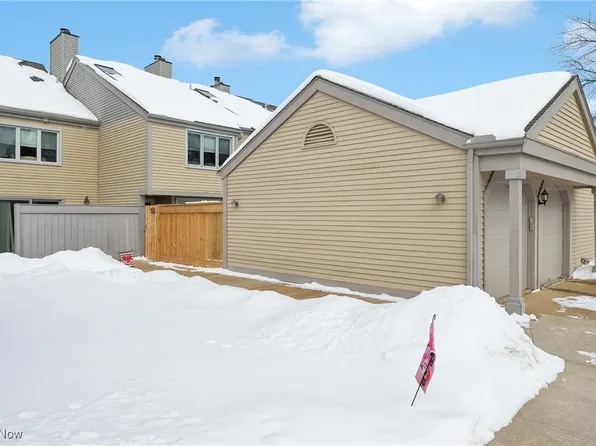 3201 Mariners Island Dr NW Unit 3G, Canton, OH 44708