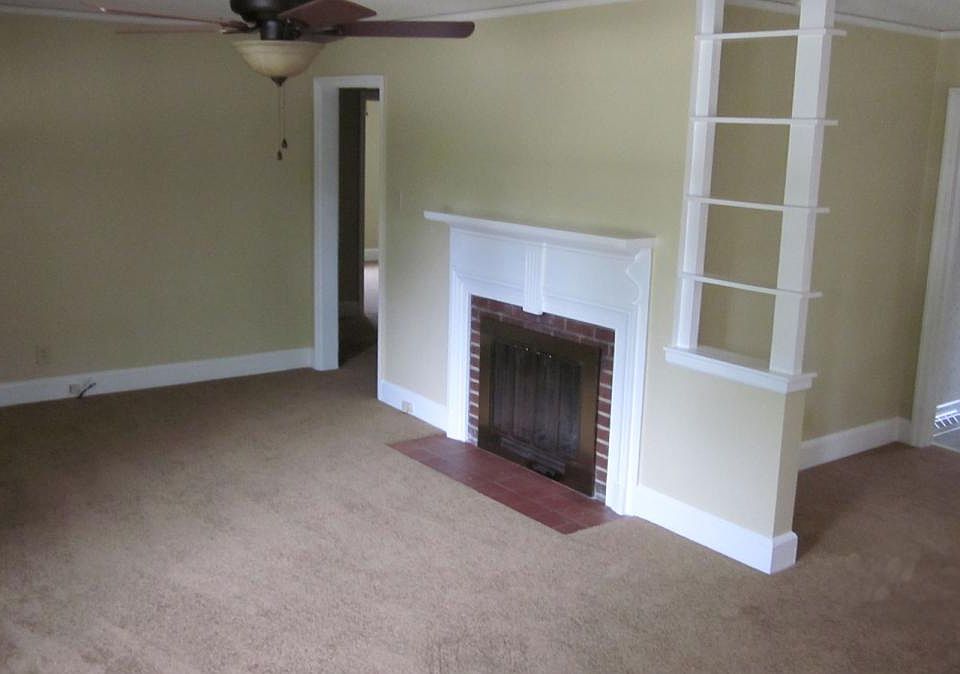 Living Room (Firepalce is capped)