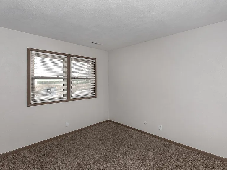 2415 Jebens Ave — Photo 14