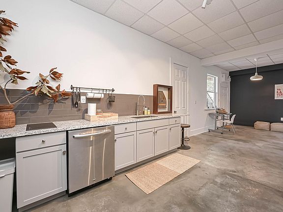 5th image of 1612 W Alabama St #D