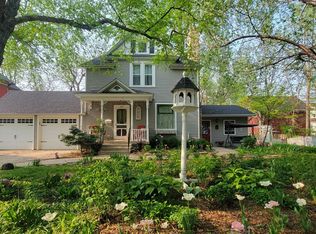 112 9th St W, Northfield, MN 55057