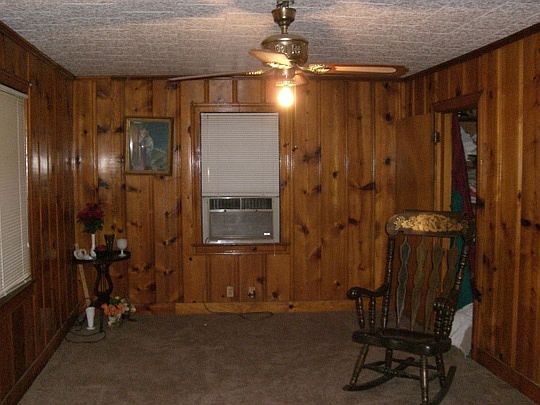 3rd image of 1021 Van Buren St