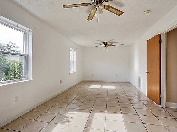 4th image of 5060 Highland Dr