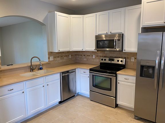 3rd image of 3349 Dandolo Cir
