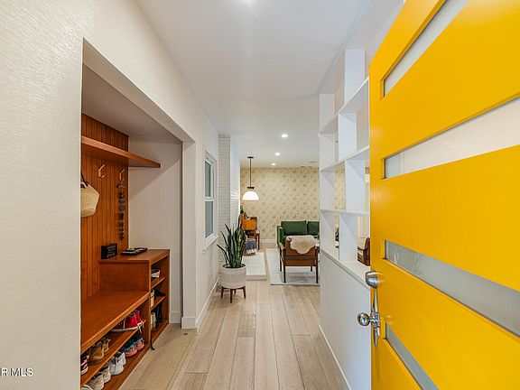 4th image of 1303 Oak Hill Pl