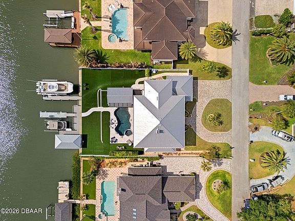 3rd image of 1214 Commodore Dr
