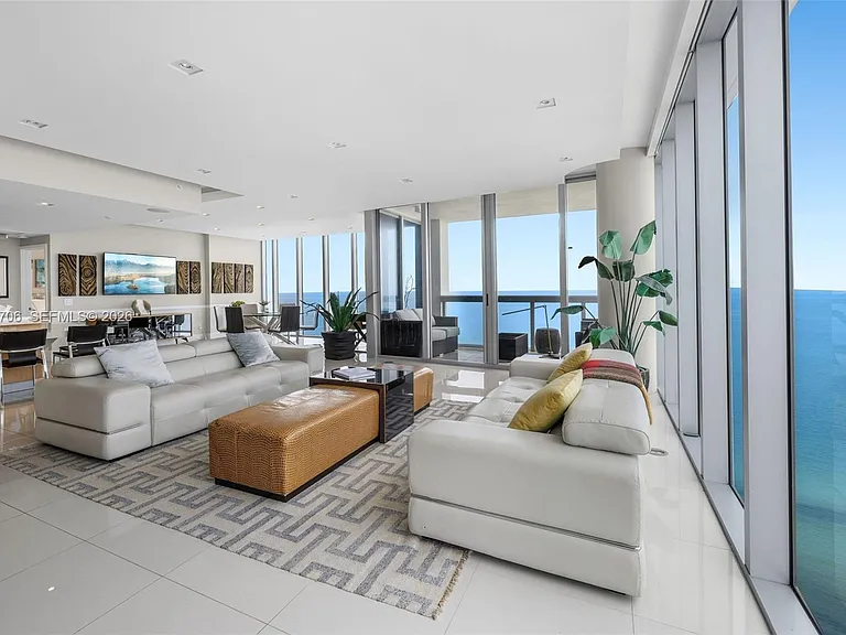 6899 Collins Ave #2708 — Photo 2