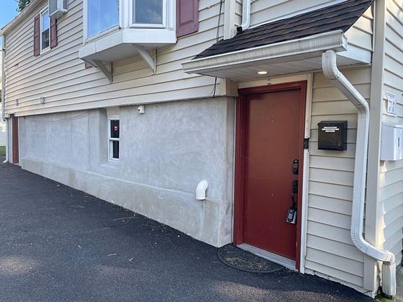2nd image of 10 Coolidge Ave Floor 1