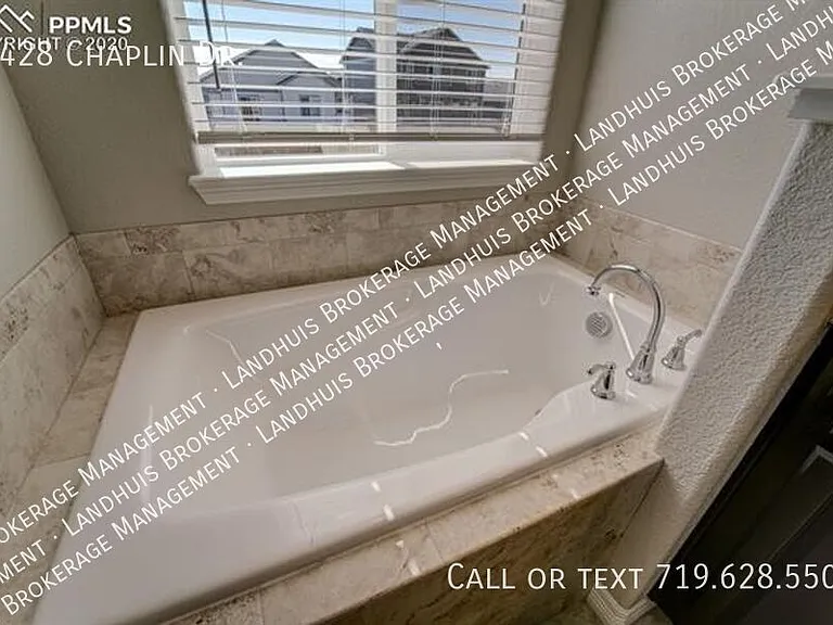 6428 Chaplin Dr — Photo 7