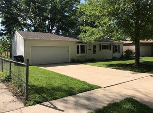3013 SW Burnett Rd, Topeka, KS 66614