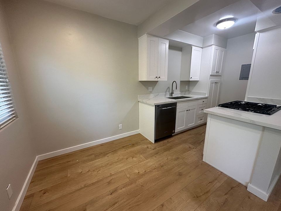 2nd image of 409 W Islay St #G