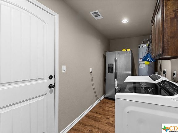 4th image of 2514 Heartland Ave
