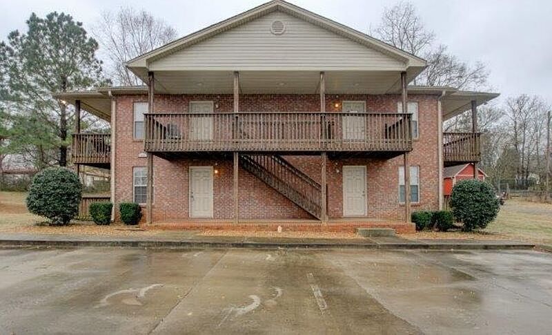 1st image of 1644B Golf Club Ln