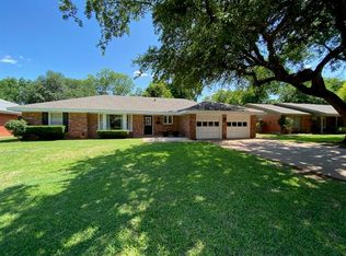 2225 River Oaks Cir, Abilene, TX 79605