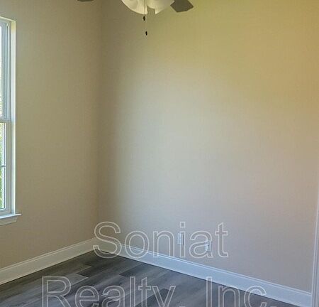 3rd image of 8913 Forshey St #B