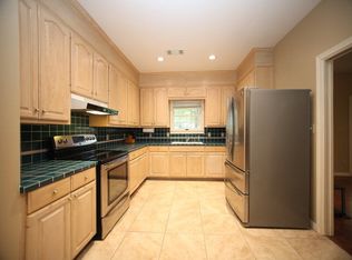 6905 Firethorn Dr, Beaumont, TX 77708