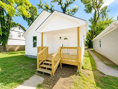 1808 Cephas St Photo 1