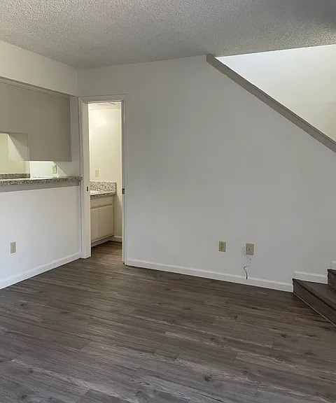 4301 California Ave #21 — Photo 9