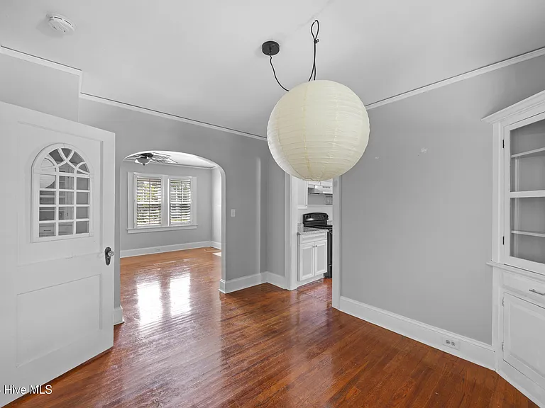 2137 Jackson St — Photo 10