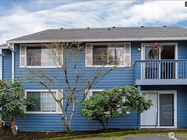 16817 Larch Way E #F201 — Photo 24