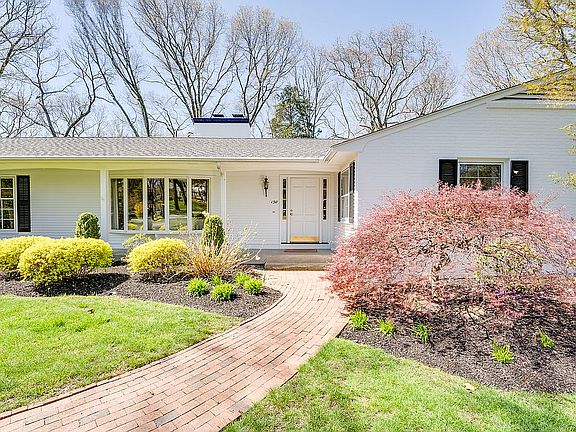 3rd image of 130 Tamarack Dr