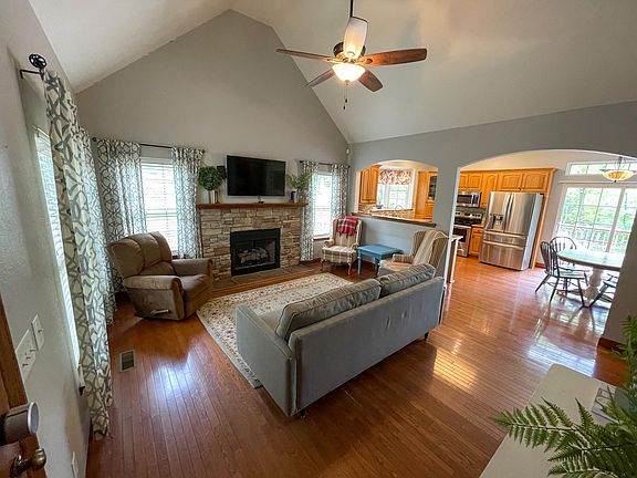 Living room with vaulted cealings