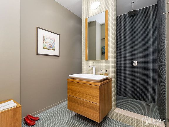 3rd image of 410 W 24th St APT 16A