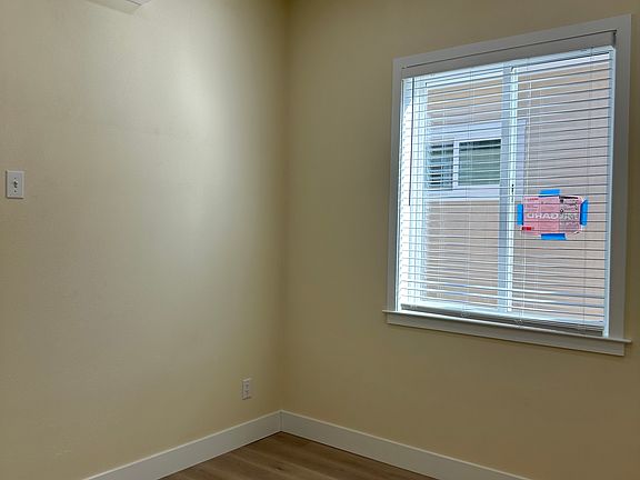 5th image of 228 Velarde St