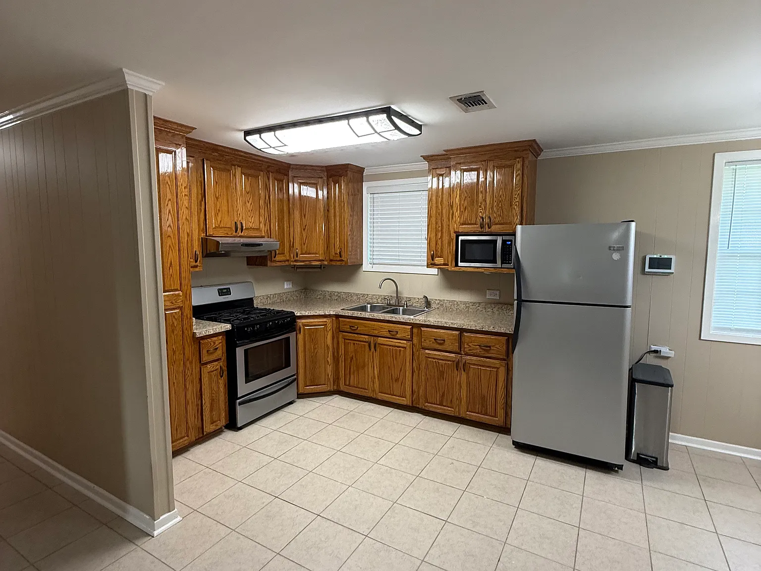 3 bed, 1252 sqft, $1,400 — Photo 3