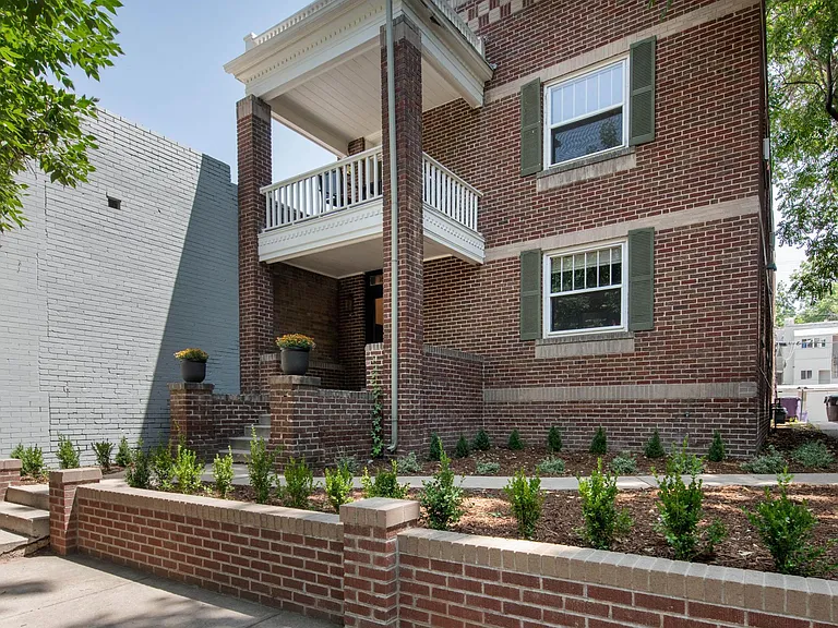 1660 N Franklin St #6 — Photo 15