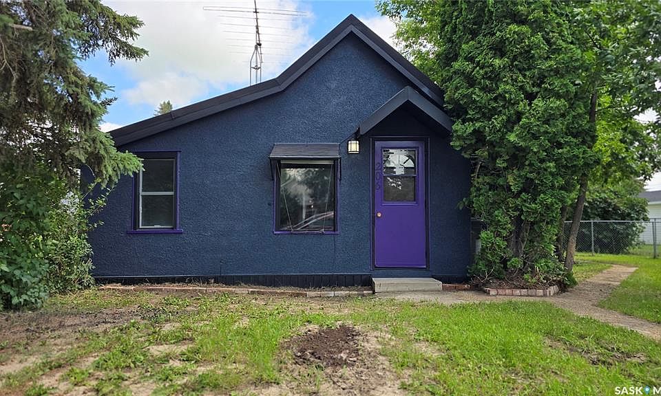 1st image of 206 Irvine STREET