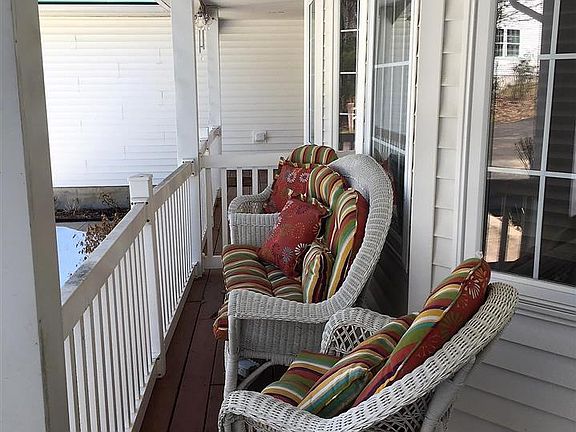 3rd image of 5464 Millbrook Dr