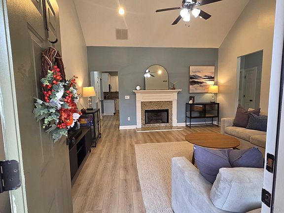 5th image of 105 Cottage Grv