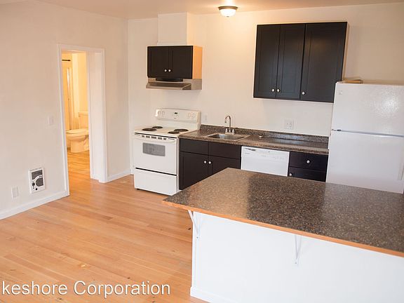 2nd image of 1619 Yakima Ave