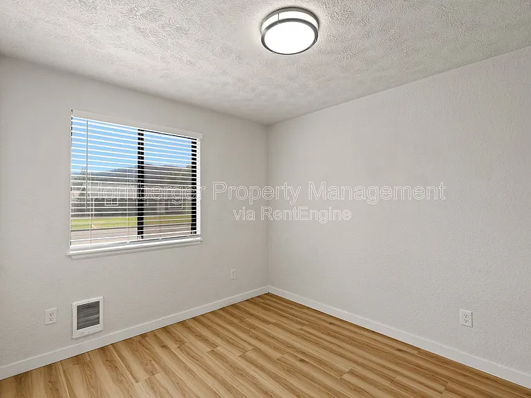 1609 E 1st Ave — Photo 17