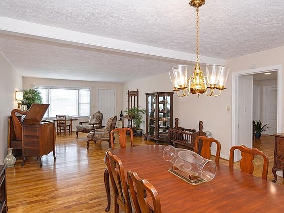 4th image of 4061 Fairview Rd