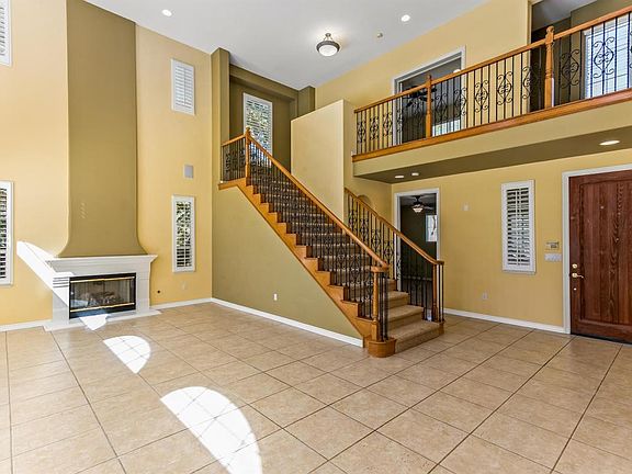 3rd image of 286 King James Ct #286