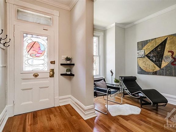 3rd image of 44 Lorne Ave