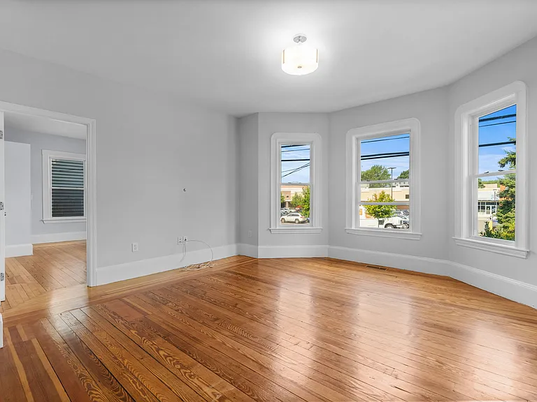 98-100 Elm St #1 — Photo 3